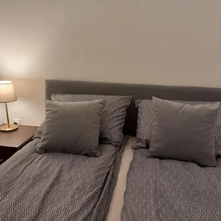 Apartment Nine Roses